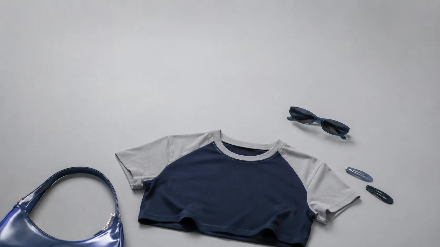 เสื้อยืด Baby Tee ทรงครอปรัด เทรนด์ Y2K มาแรงปี 2026